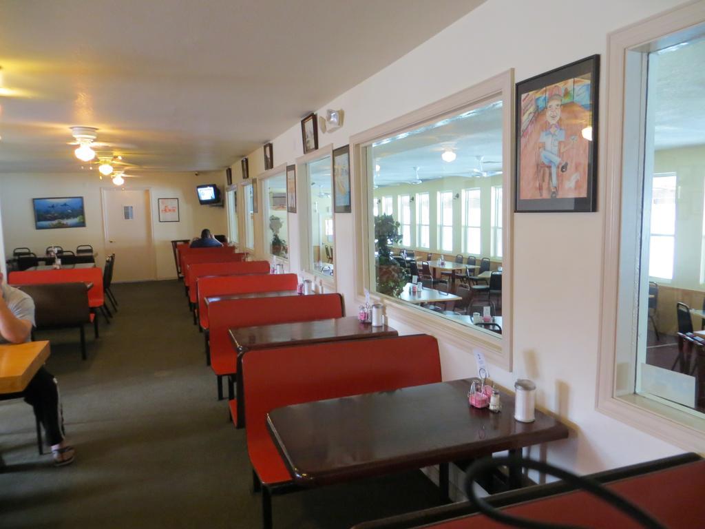 White Sands Inn, Marina, Bar & Grill Port Isabel Exterior photo
