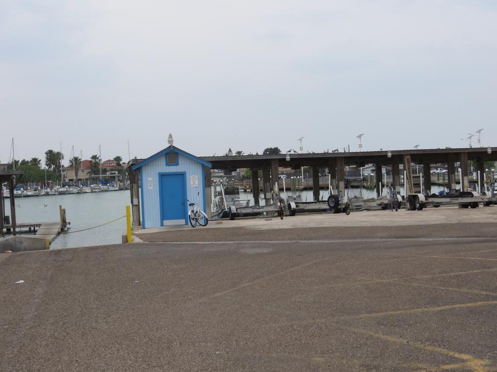 White Sands Inn, Marina, Bar & Grill Port Isabel Exterior photo